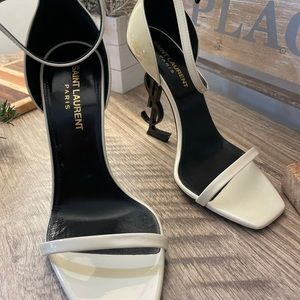 SAINT LAURENT OPYUM PATENT LEATHER SANDALS